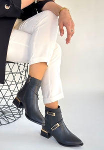 İnay Siyah Cilt Topuklu Bot