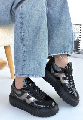 Gesti Siyah Rugan Platin Detaylı Bağcıklı Spor Ayakkabı